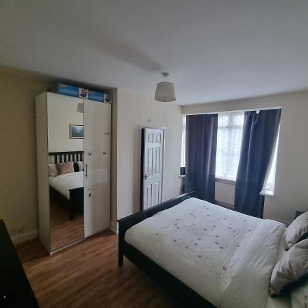 Guess Bungalow Wembley Apartment London Bagian luar foto