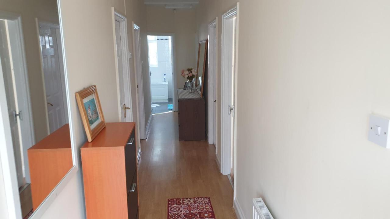 Guess Bungalow Wembley Apartment London Bagian luar foto