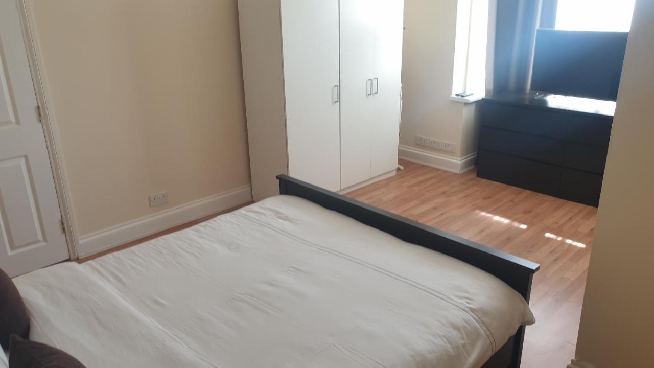 Guess Bungalow Wembley Apartment London Bagian luar foto