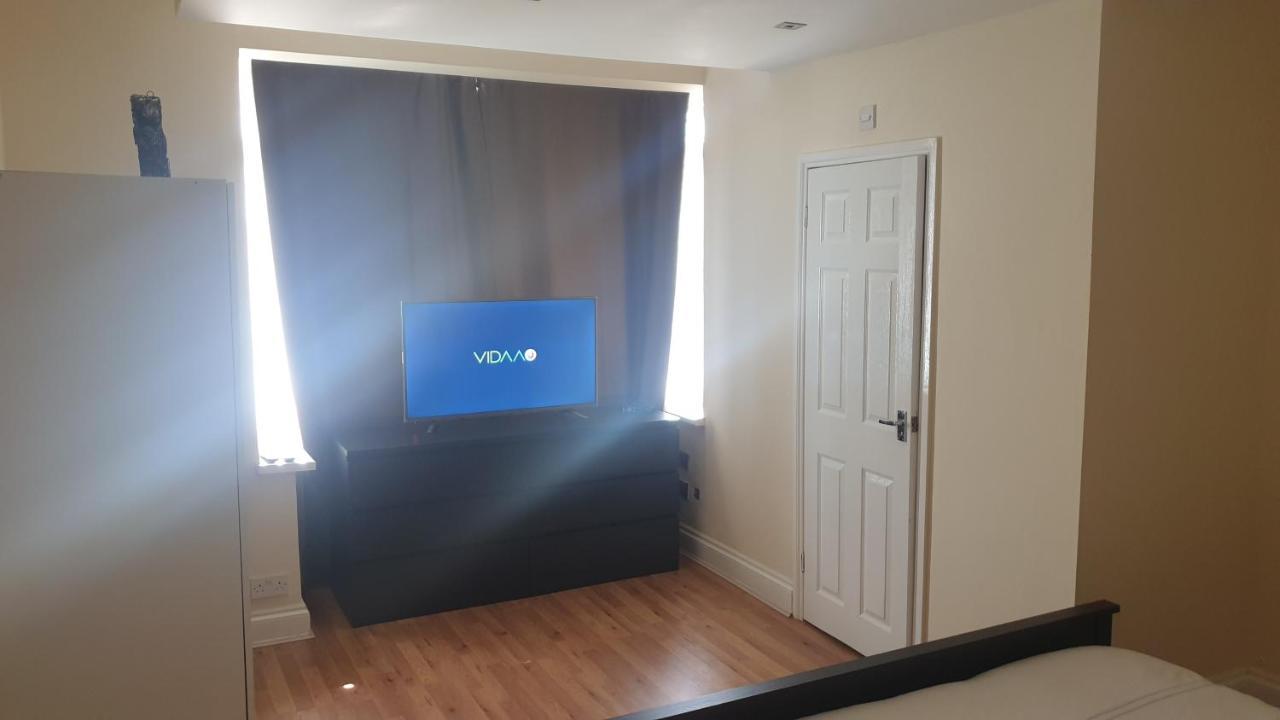 Guess Bungalow Wembley Apartment London Bagian luar foto