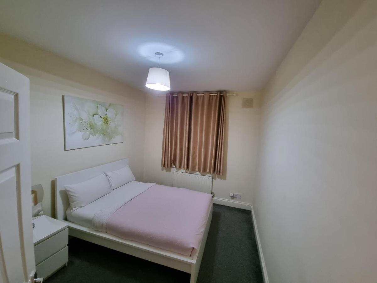 Guess Bungalow Wembley Apartment London Bagian luar foto