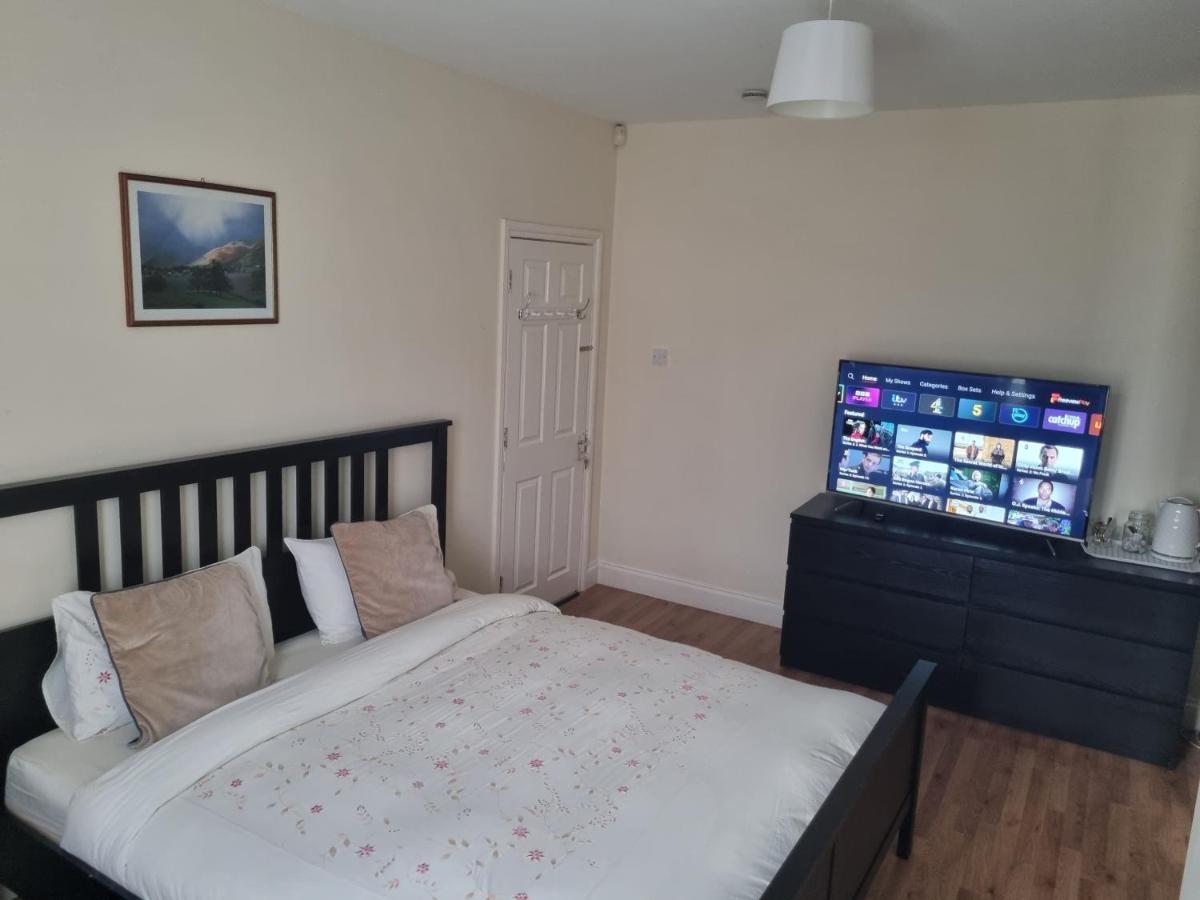 Guess Bungalow Wembley Apartment London Bagian luar foto