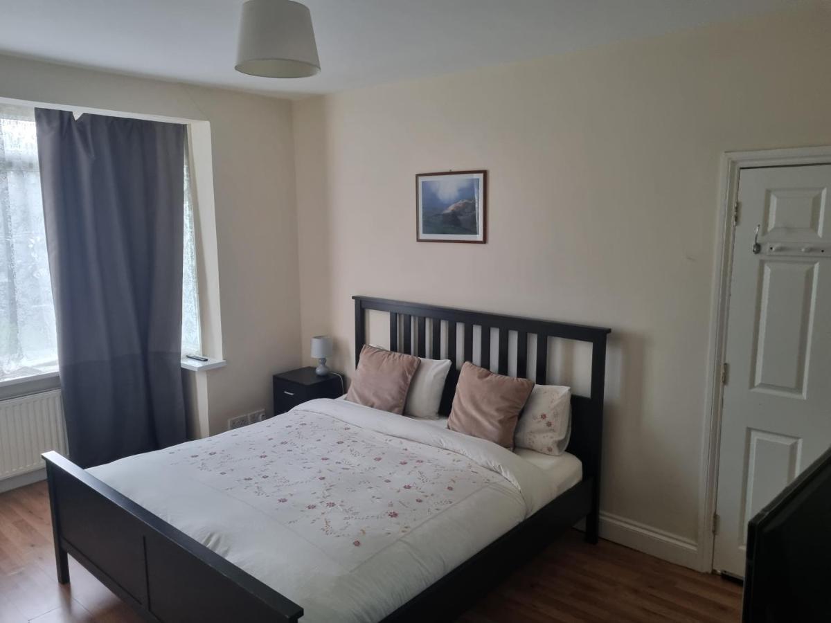 Guess Bungalow Wembley Apartment London Bagian luar foto